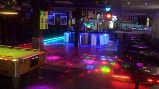 Saxos Family Fun Bar